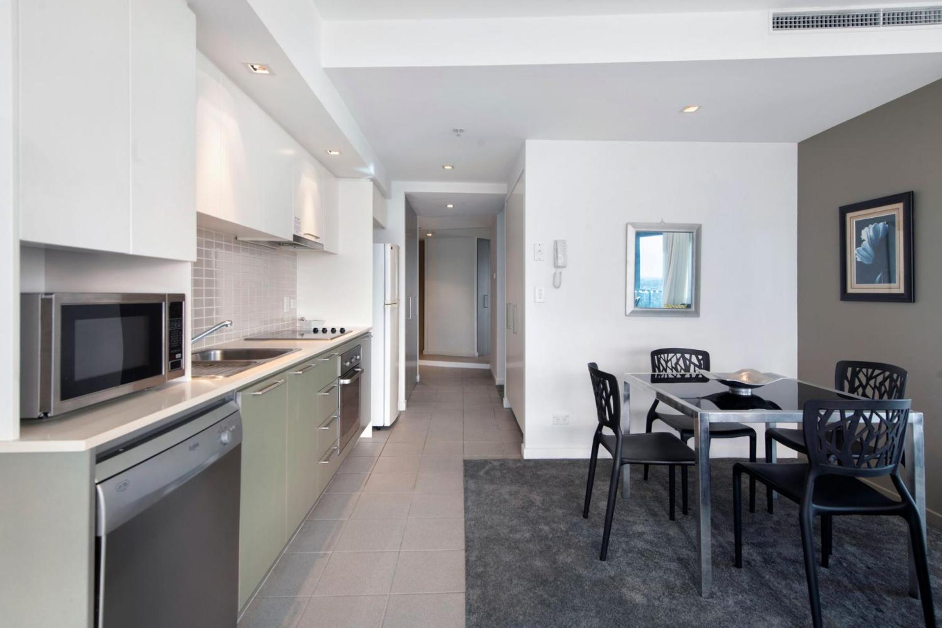 Artique 2 Bedroom Close To The - Coasthm * Gold Coast