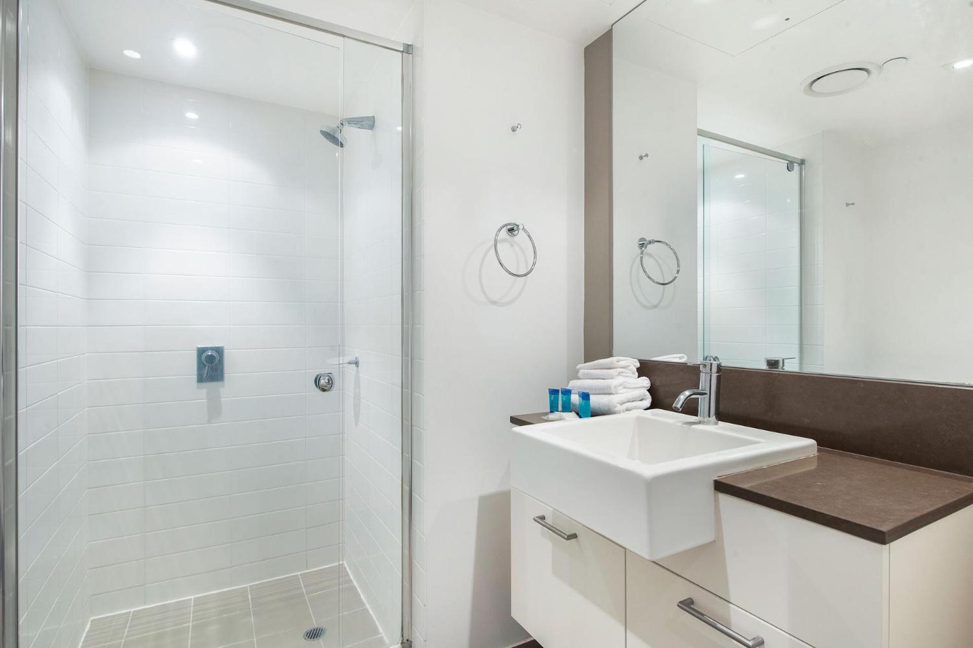 Artique 2 Bedroom Close To The - Coasthm Apartment *