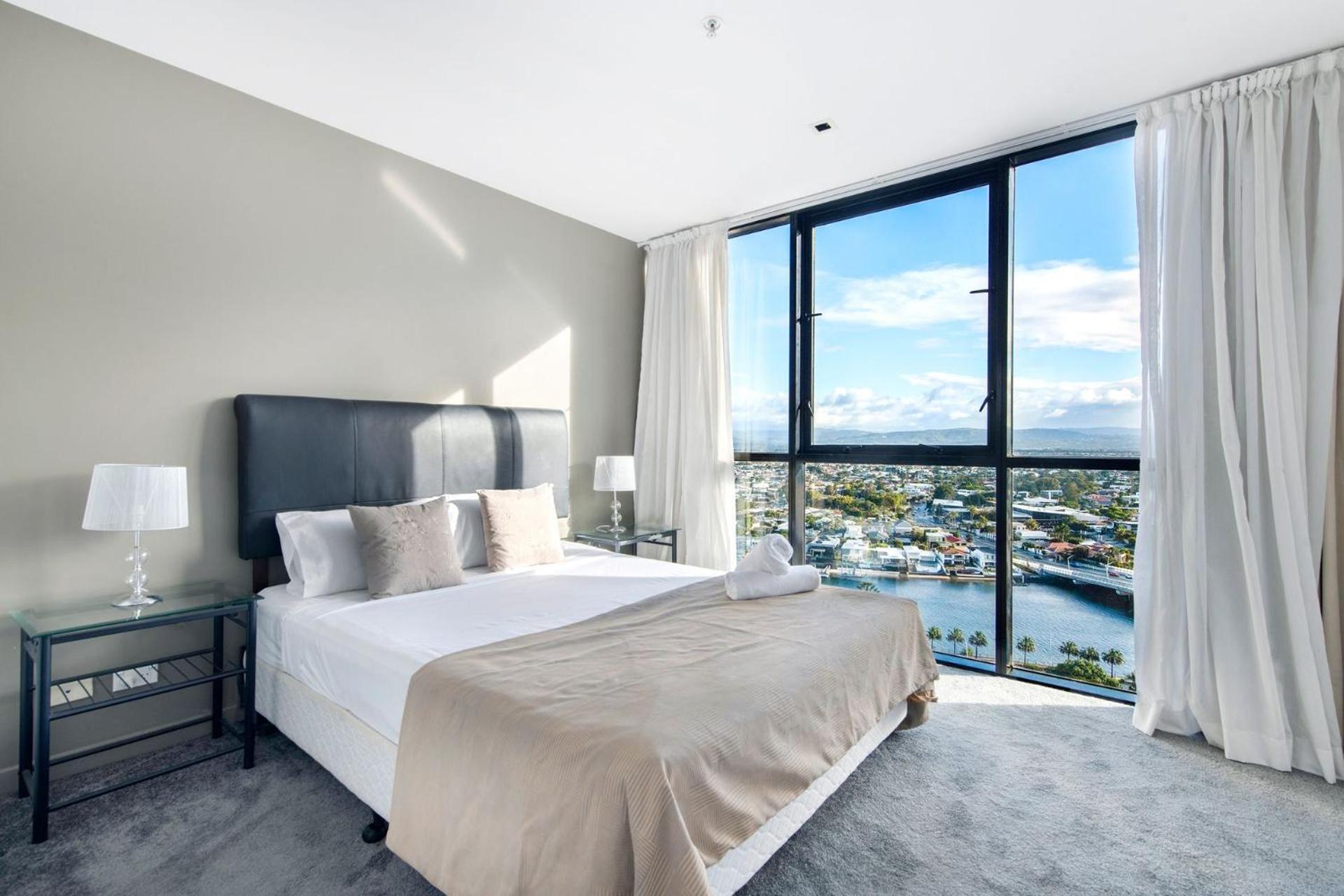 Artique 2 Bedroom Close To The - Coasthm Apartment Gold Coast